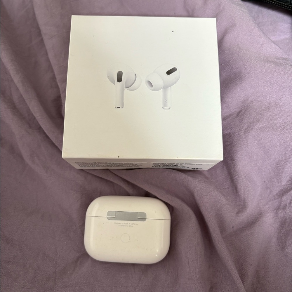 Apple Airpod Pro Earbuds with Charging Case - White